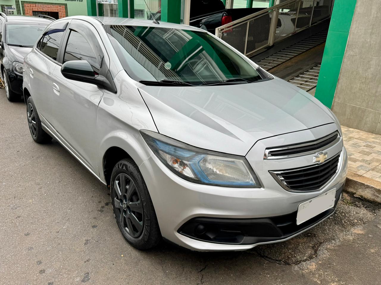 CHEVROLET/ ONIX 1.4 2013